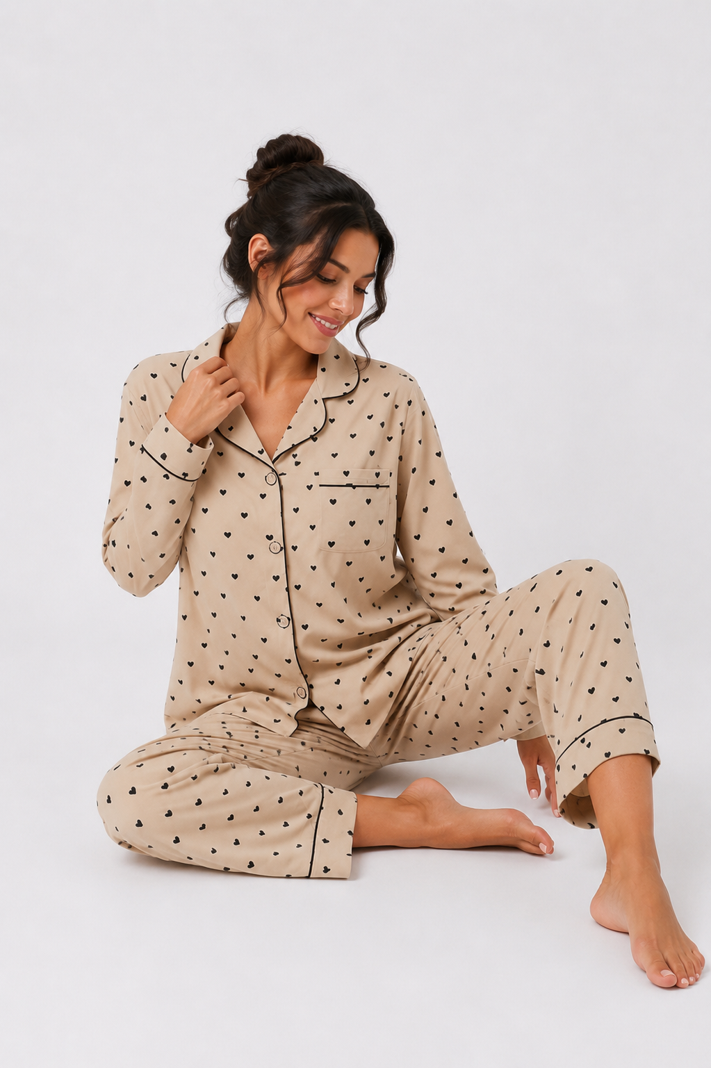 Button-through pyjama set with long-sleeve shirt and straight-leg trousers