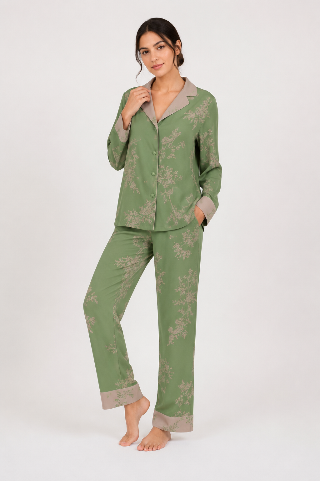 Printed satin-look pyjama set with piped trims